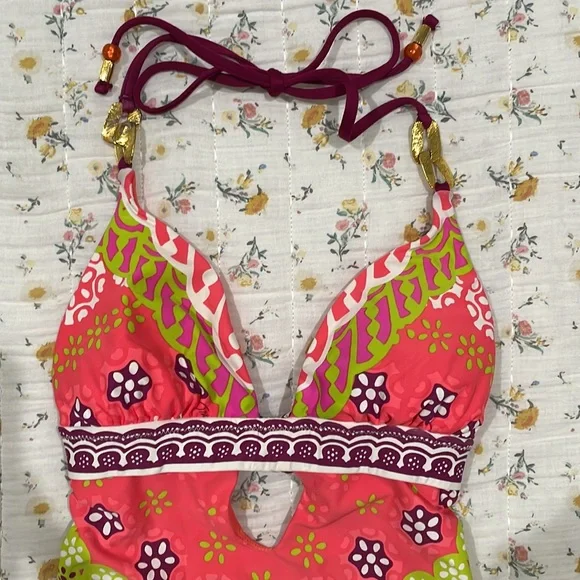 Super cute Trina Turk one piece - Picture 2 of 11